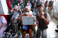 Siswa SMAK 3 PENABUR Jakarta Belajar Berbagi Kasih di Panti Asuhan dan Pati Werda