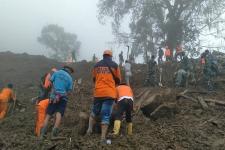 Tim Temukan Dua Korban Meninggal Tanah Longsor di Tana Toraja