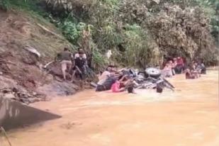 Banjir di Kabupaten Pesisir Selatan, Sumatera Barat, 10 Meninggal 