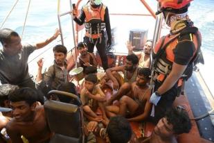 Perahu Pengungsi Rohingya Terbalik di Perairan Aceh