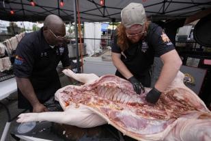 The Shed BBQ Dinobatkan sebagai Juara Umum Dunia Babi Panggang di Memphis
