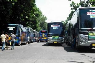 Alun-Alun Utara Jogja Tak Boleh untuk Parkir Bus Pariwisata