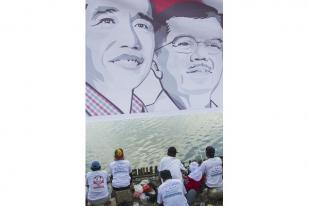 Pelukis Bandung Persembahkan 53 Lukisan untuk Jokowi