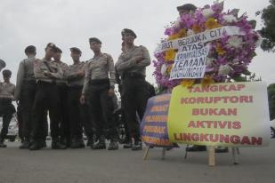 Aksi Karangan Bunga untuk Pemerintahan SBY