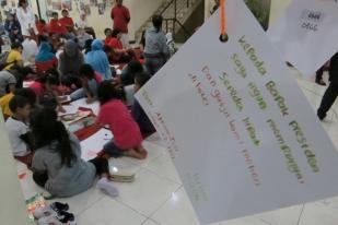 Berbagi Bersama Anak-anak Kelompok Minoritas dalam Hari Anak Nasional 2013