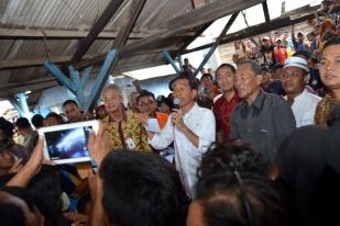 Presiden Jokowi Sambangi Kampung Nelayan Semarang