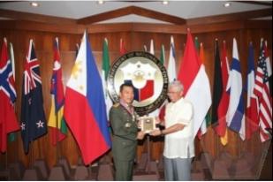 Panglima TNI Terima Bintang Kehormatan dari Pemerintah Filipina