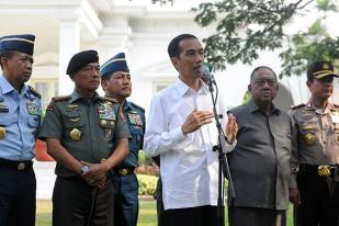Jokowi: Besok Pencarian AirAsia dilakukan Secara Besar-Besaran