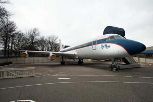 Pesawat Pribadi Elvis Presley Dilelang