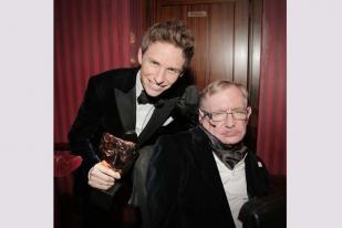 Merayakan Kemenangan Bersama Stephen Hawking