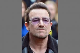 Bono U2 Kampanye Perawatan Mata bagi Kaum Papa