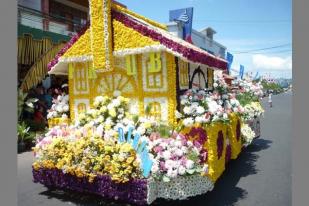 10 Ribu Atlet Meriahkan Festival Bunga Tomohon