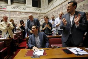 Pejabat: PM Yunani Mengundurkan Diri Malam Ini