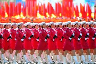 Tiongkok Tampilkan Prajurit Perempuan di  Tiananmen 