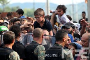 Ribuan Pengungsi Suriah Memasuki Makedonia