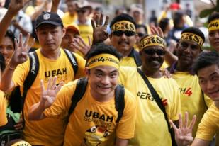 Ribuan Warga Berkaus Kuning Demo Tuntut PM Malaysia Mundur