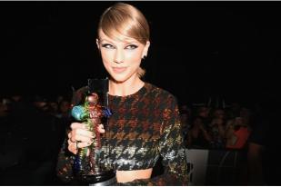 Taylor Swift Merajai MTV Video Music Awards 2015