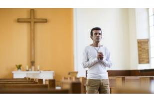 Ratusan Pengungsi Timur Tengah di Jerman Masuk Kristen