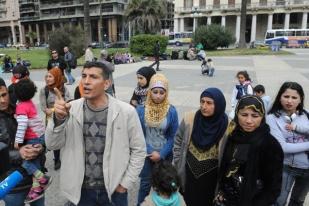 Hidup Miskin dan Minoritas, Pengungsi Suriah Protes Pemerintah Uruguay