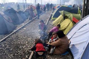Jolie Kunjungi Yunani untuk Perlindungan Pengungsi