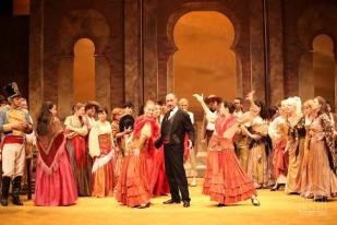 Pertama di Indonesia, Pentas Opera Carmen