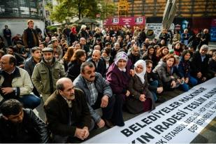 Turki Tahan Pemred Surat Kabar Cumhuriyet