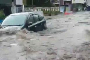 BNPB Nyatakan Banjir Genangi 20 Titik di Bandung