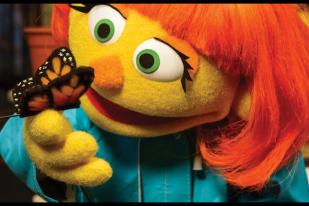 'Sesame Street' Angkat Autisme dengan Boneka Baru