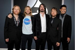 Foo Fighters Dedikasikan Lagu untuk Guru Korban Kanker