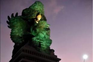 Patung Garuda Wisnu Kencana Bali Kalahkan Liberty AS