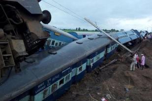 24 Orang Tewas dalam Kecelakaan Kereta di India