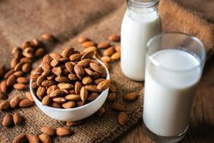 Susu Almond Turunkan Berat Badan Hingga Cegah Alzheimer
