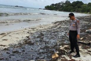Delapan Resort di Bintan Tercemar Limbah Minyak Hitam