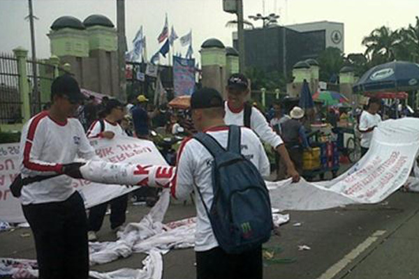 Blokade Tidak Hentikan Aksi Serikat Buruh Kabupaten Bogor