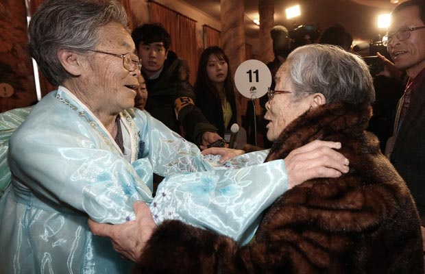 Banjir Air Mata Sukacita Warga Korea Selatan dan Utara Saat Diizinkan Bertemu