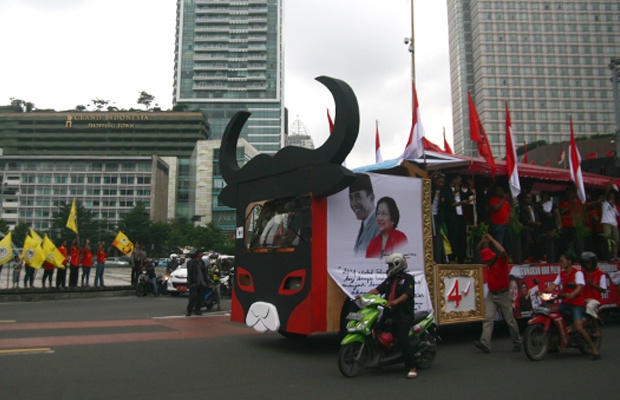 Karnaval Kendaraan Parpol Hiasi Jakarta Sambut Pemilu