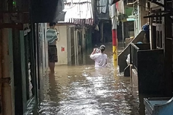 Banjir Jakarta Mulai Surut, PS Angke Hulu Siaga I
