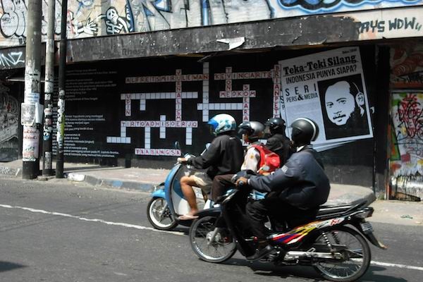 Seni Mural Melawan Lupa, “Indonesia Siapa yang Punya?”