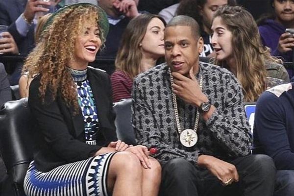 Pakai Kalung Berbau Ras, Jay Z Tuai Kontroversi