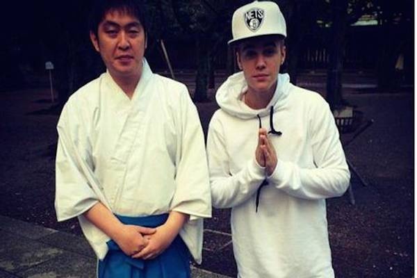Justin Bieber Minta Maaf Kunjungi Kuil Yasukuni