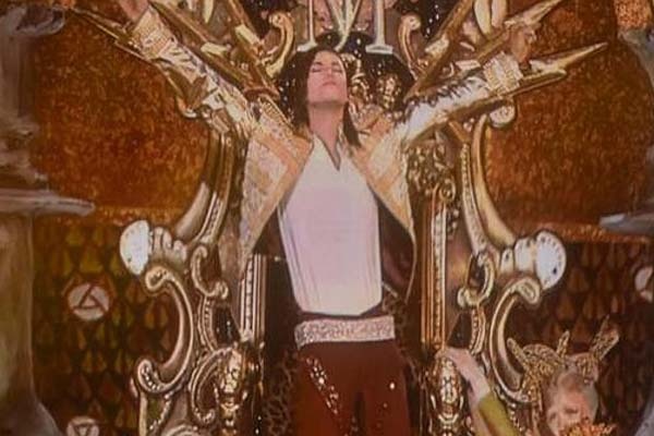 Michael Jackson Kembali Tampil di Panggung