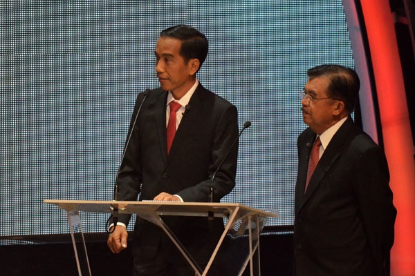 Prabowo-Hatta Mengawali Debat Capres-Cawapres