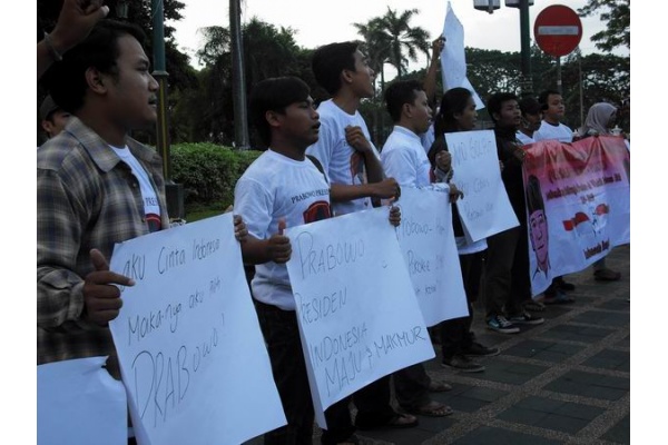 Relawan Mahasiswa Gelar Aksi Dukung Prabowo