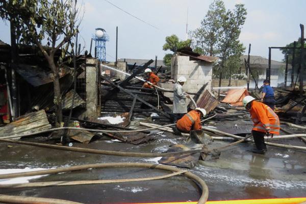 Kebakaran Ruko di Pasar Minggu Berhasil Dipadamkan