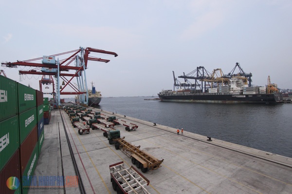 Mengintip Pelabuhan Terbesar Tanjung Priok