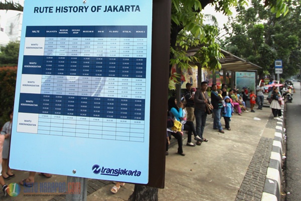 Operasional Bus Wisata Malam Jakarta Molor dari Jadwal