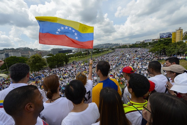 Oposisi Venezuela Bertekad Tekan Presiden Maduro Mundur