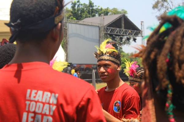 Sobat Bumi Persembahkan Nyanyian Daerah Papua