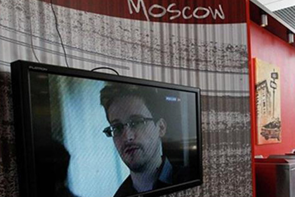 Curahan Hati Edward Snowden dan Syarat Suaka Rusia
