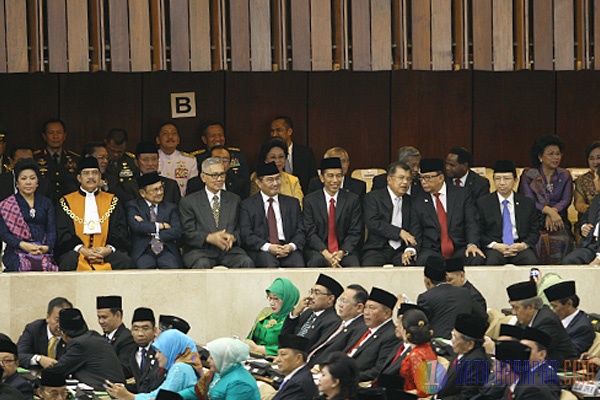 560 Anggota DPR-DPD Resmi Diambil Sumpah